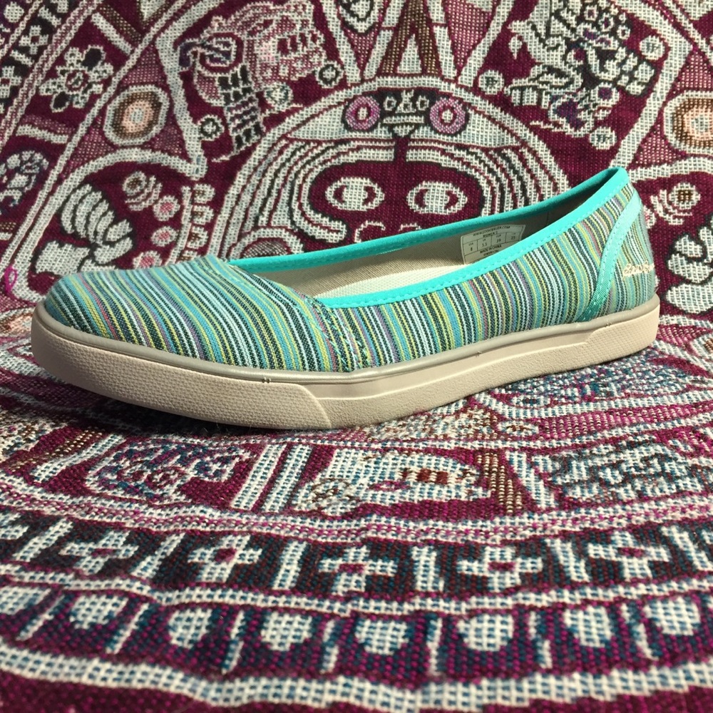Womens Eddie Bauer slip on shoes size 8
